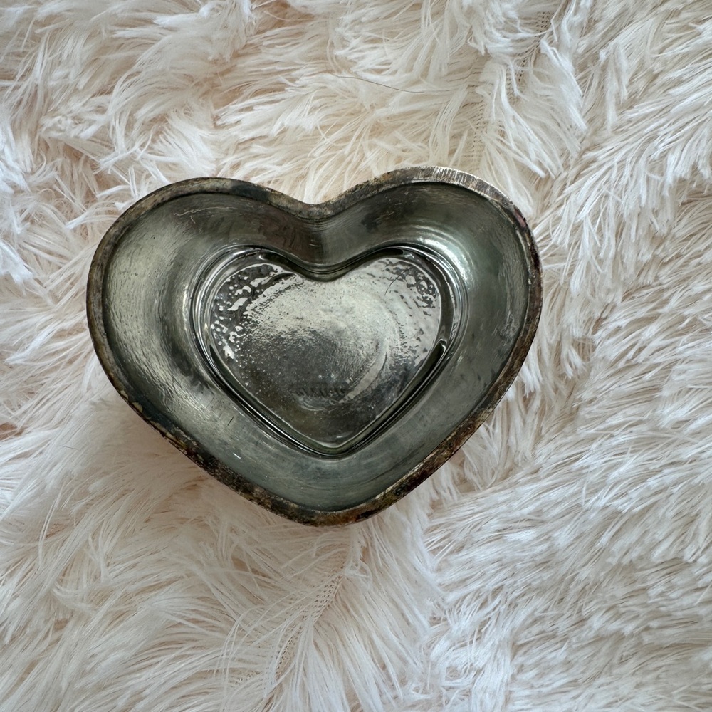 NEW Anthropologie Antiqued Glass Heart Votive Holder Set of 2 Valentine’s Day - Picture 3 of 4